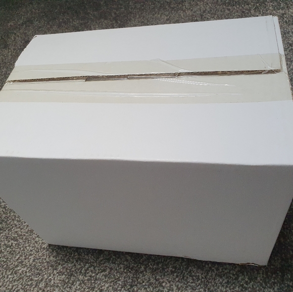 NEW Glass Frog table decor - Picture 3 of 3